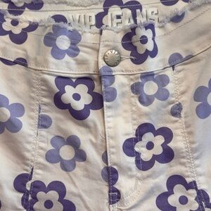 VIP White Denim Pants with Lavender Daisy Pattern
